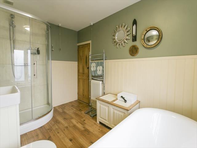  Image of 4 bedroom Cottage for sale in Victoria Street Billingborough Sleaford NG34 at 22 Victoria Street Billingborough Sleaford, NG34 0NX